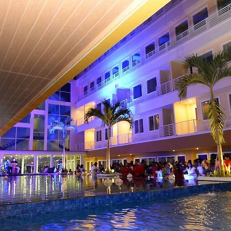 Sylvia Hotel Premier Kupang Купанг Экстерьер фото